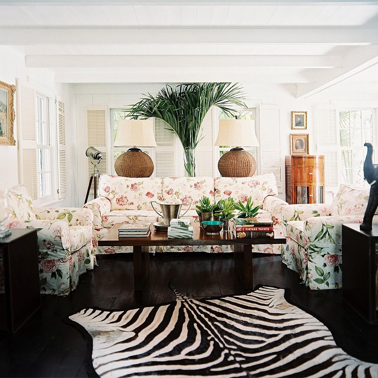 King&rsquo;s Treat&mdash;one of several Harbour Island homes belonging to designer @davidflintwood and his partner, @indiahicksstyle &mdash;is an easygoing homage to island style. &ldquo;I wanted the furnishings to evoke a particular kind of nostalgi
